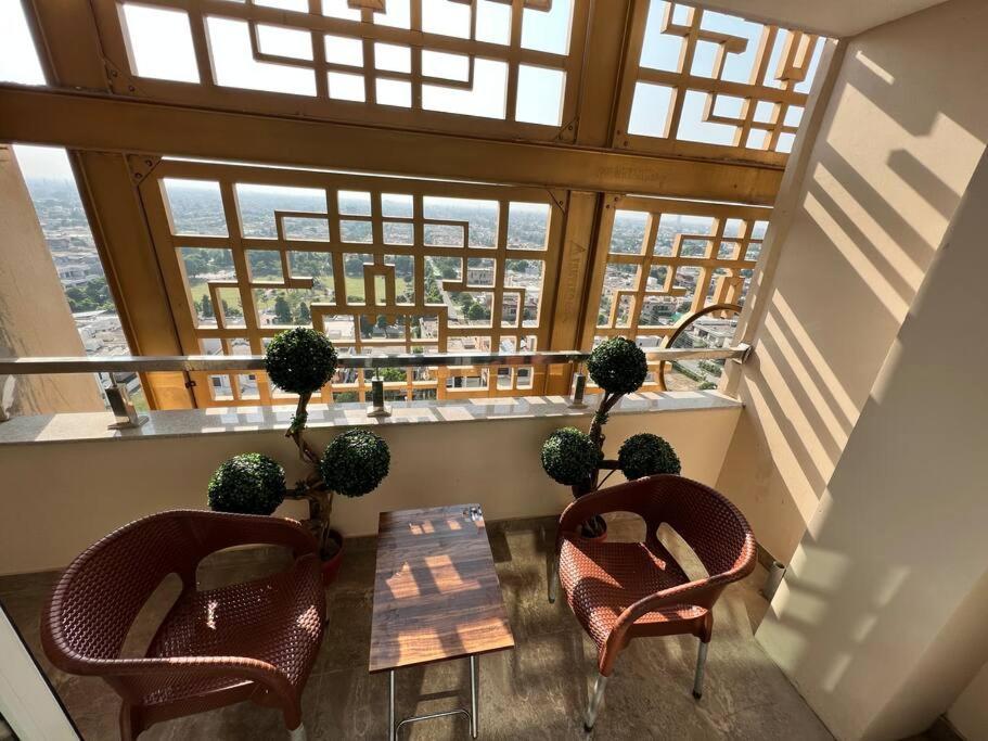 Sunset Luxury Gold Crest Mall Residency Lahore Exteriér fotografie