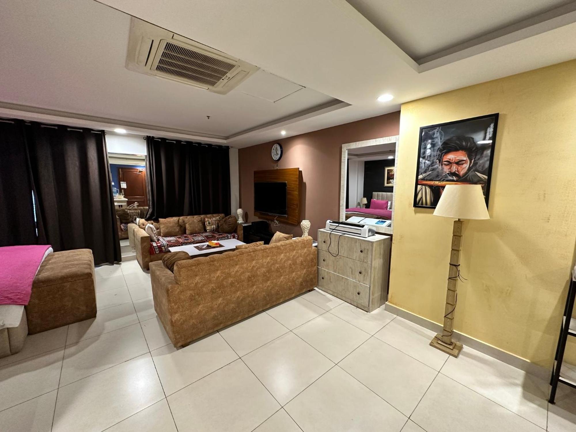 Sunset Luxury Gold Crest Mall Residency Lahore Exteriér fotografie