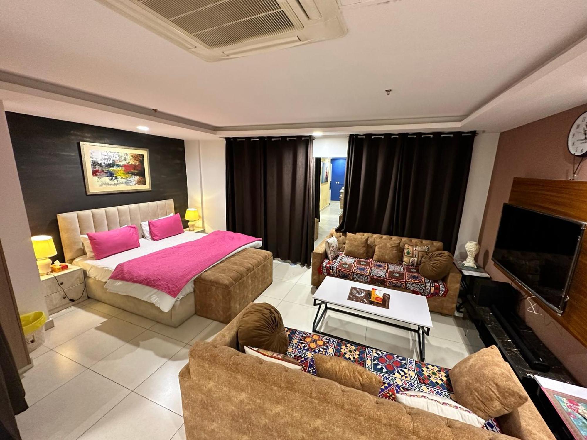 Sunset Luxury Gold Crest Mall Residency Lahore Exteriér fotografie